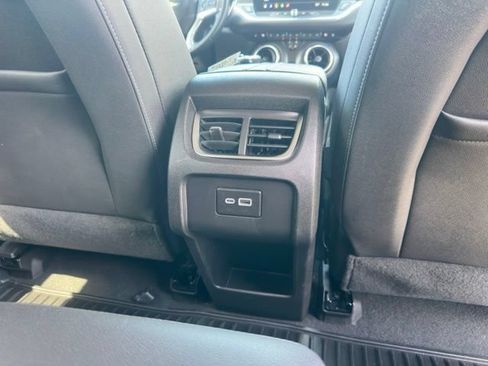 Used 2025 Chevrolet Blazer LT AWD/4WD image 12