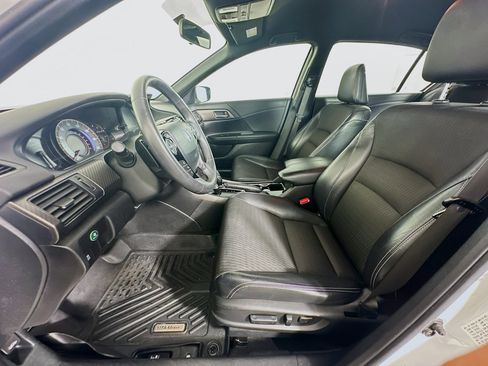 Used 2016 Honda Accord Sport image 13