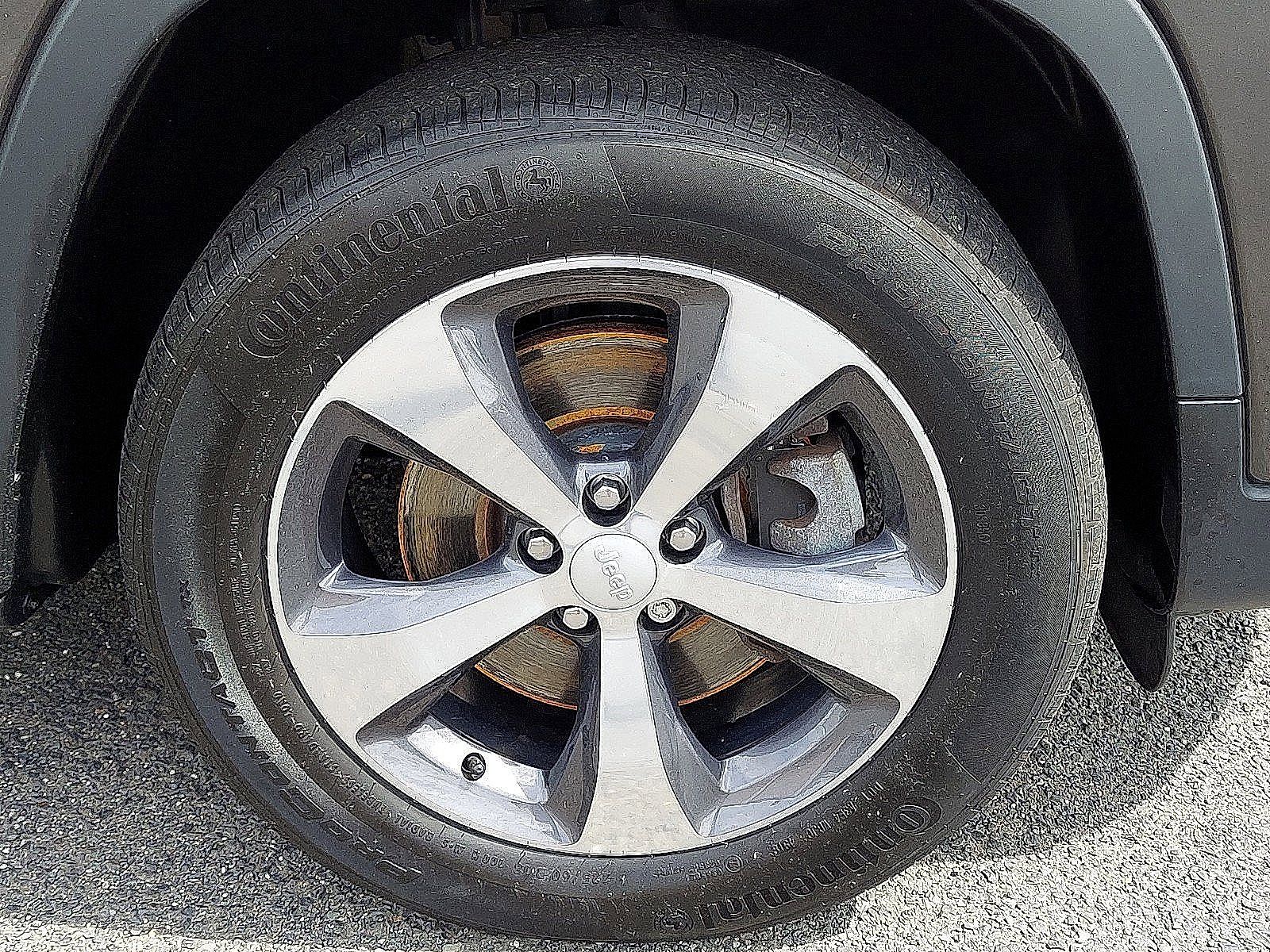 Used 2019 Jeep Cherokee Limited AWD/4WD image 8