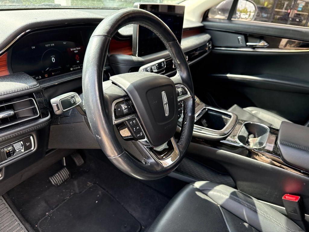 Used 2023 Lincoln Nautilus Reserve FWD image 25