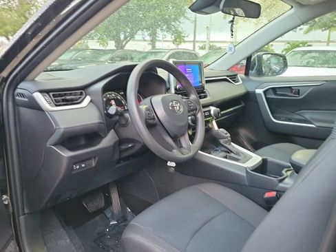 Used 2025 Toyota RAV4 LE FWD image 10