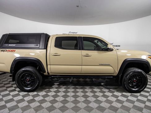 Used 2020 Toyota Tacoma TRD Off-Road w/ TRD Premium Off Road Package image 4