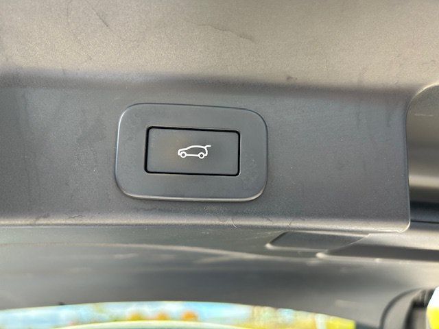 Certified 2023 Jaguar F-PACE R-Dynamic S AWD/4WD image 14