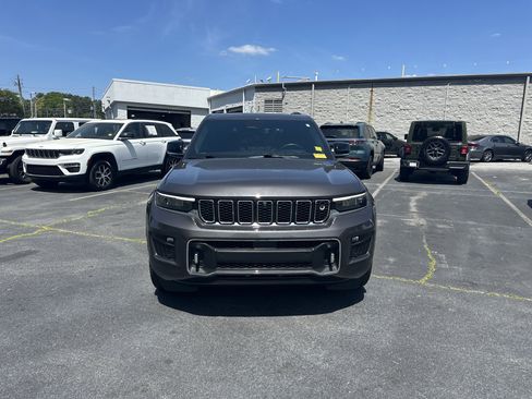 Used 2023 Jeep Grand Cherokee Overland w/ Adv Protech Group III AWD/4WD image 4