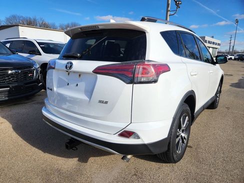 Used 2018 Toyota RAV4 XLE image 5