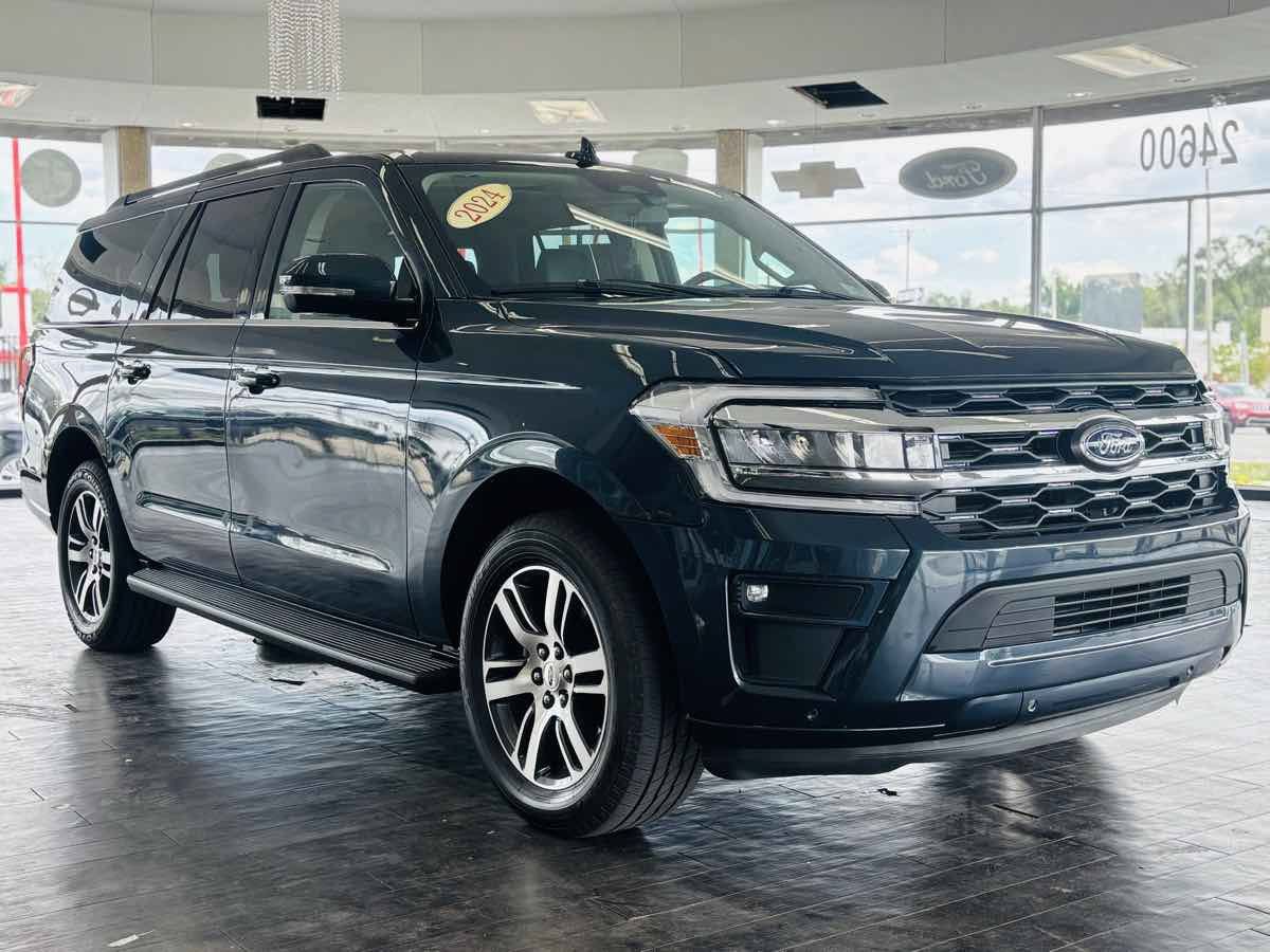 Used 2024 Ford Expedition Max XLT AWD/4WD image 4