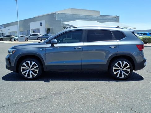 Certified 2023 Volkswagen Taos SE FWD image 4