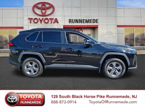 Certified 2024 Toyota RAV4 XLE AWD/4WD image 7