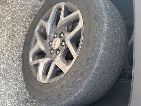 Used 2023 GMC Sierra 1500 SLT w/ SLT Premium Plus Package image 6