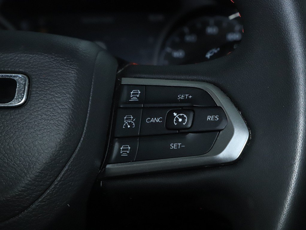 Used 2025 Jeep Compass Trailhawk AWD/4WD image 23