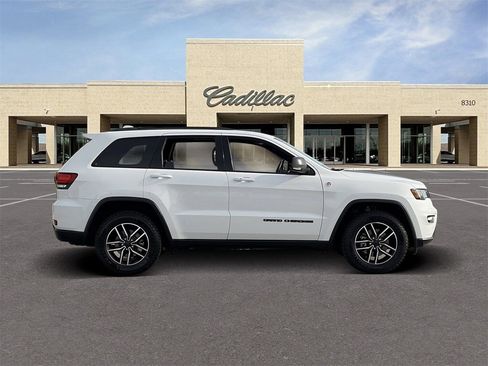 Used 2020 Jeep Grand Cherokee Trailhawk image 4