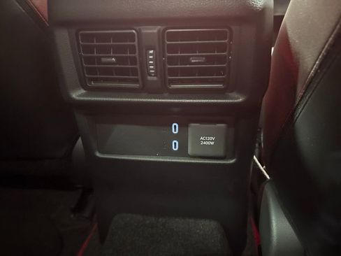 Used 2025 Toyota 4Runner Limited image 36