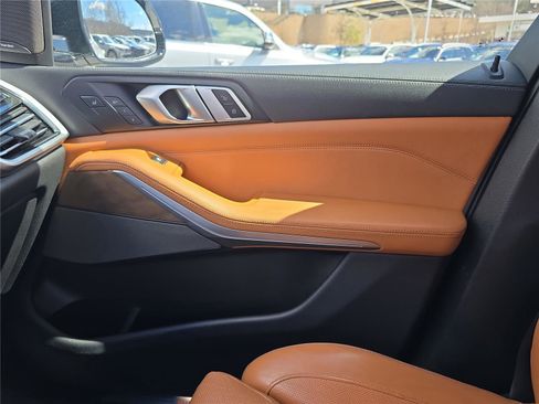 Used 2021 BMW X5 xDrive40i w/ Executive Package image 24