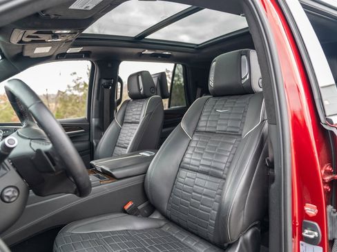 Used 2023 Cadillac Escalade Premium Luxury Platinum image 35