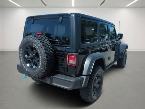 Used 2023 Jeep Wrangler Unlimited w/ Cold Weather Group AWD/4WD image 6