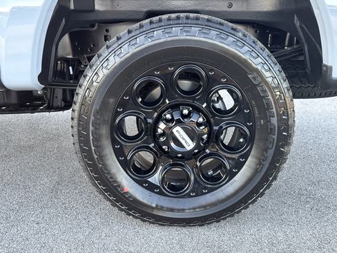 New 2026 Ford F250 Lariat w/ Black Appearance Package image 21