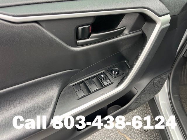 Used 2024 Toyota RAV4 LE AWD/4WD image 8