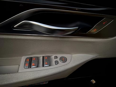 Used 2016 BMW 740i image 33