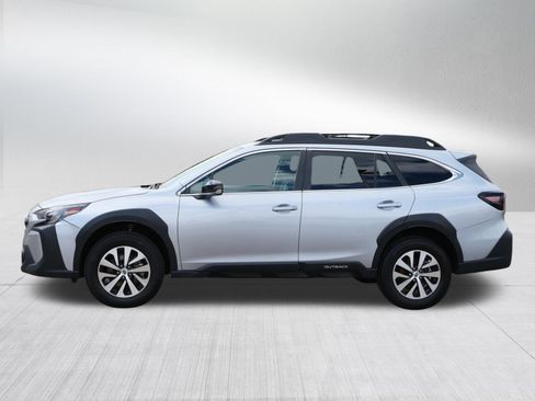 Used 2024 Subaru Outback Premium AWD/4WD image 4
