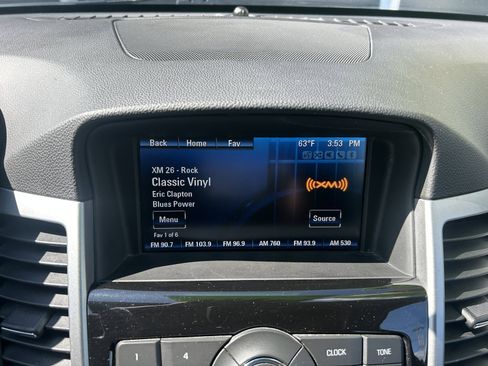Used 2016 Chevrolet Cruze LT FWD image 11