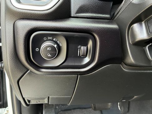 Used 2024 RAM 2500 Big Horn AWD/4WD image 23