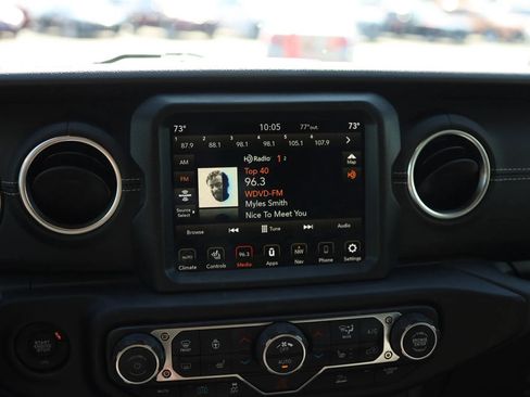 Used 2023 Jeep Wrangler Unlimited Sahara w/ Cold Weather Group AWD/4WD image 27