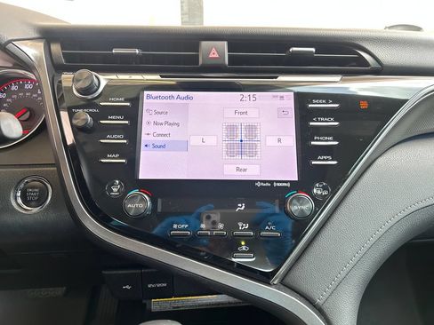 Used 2020 Toyota Camry XSE FWD image 18