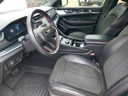 Used 2022 Jeep Grand Cherokee Trailhawk AWD/4WD image 13