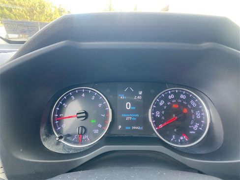 Used 2021 Toyota RAV4 XLE image 16