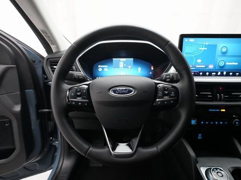 Used 2023 Ford Escape Platinum image 4