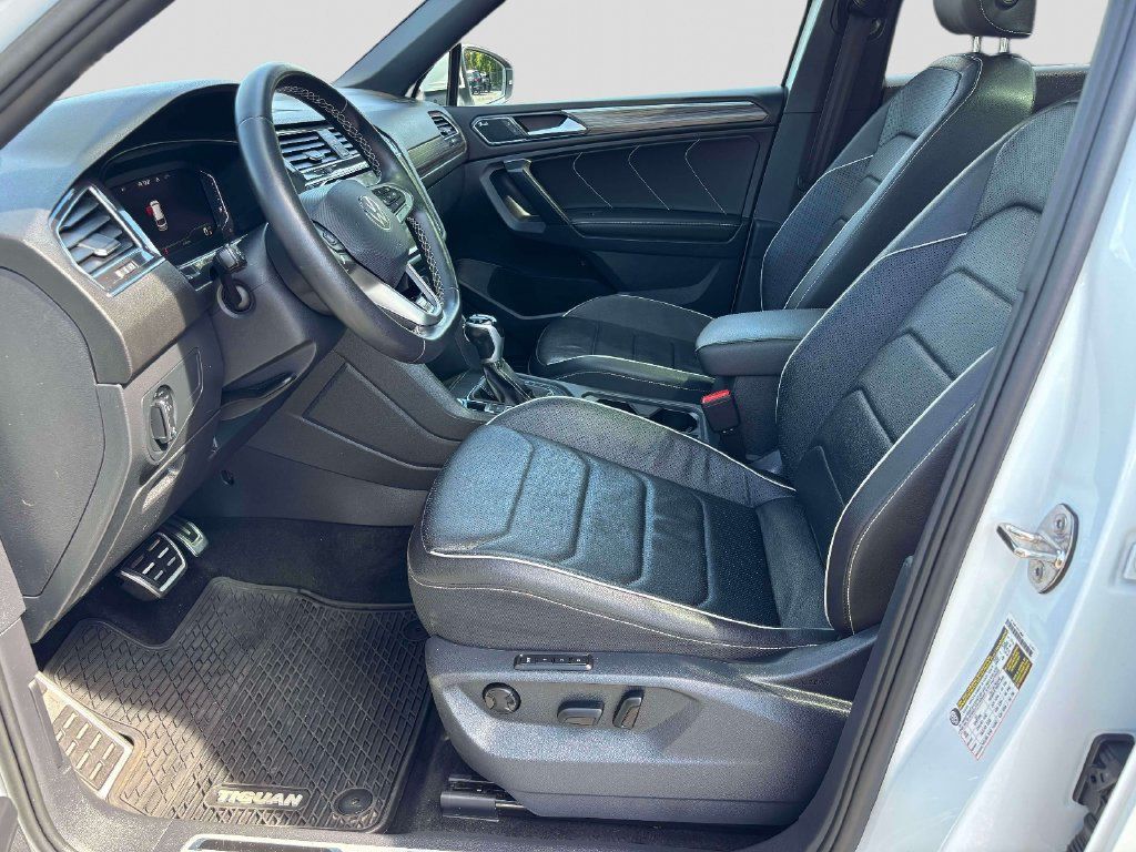 Used 2023 Volkswagen Tiguan SEL R-Line AWD/4WD image 11