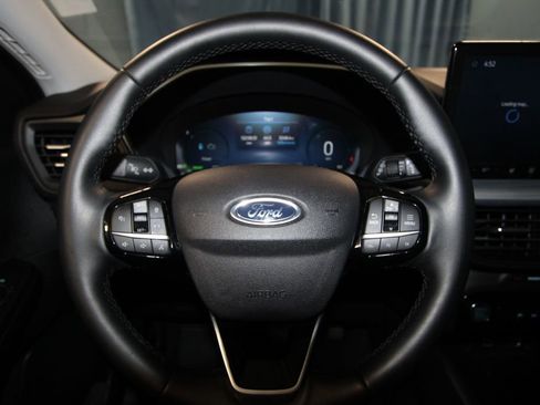 Used 2025 Ford Escape Platinum w/ Premium Technology Package image 12