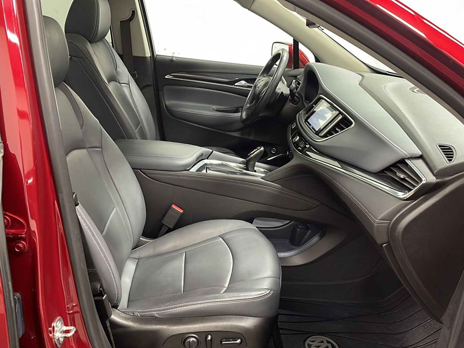 Used 2018 Buick Enclave Essence FWD image 23