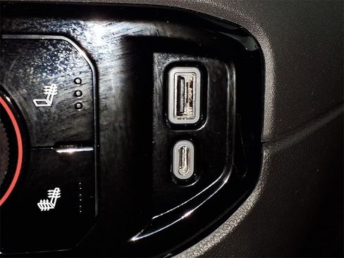 Used 2022 Chevrolet Silverado 1500 LT image 24