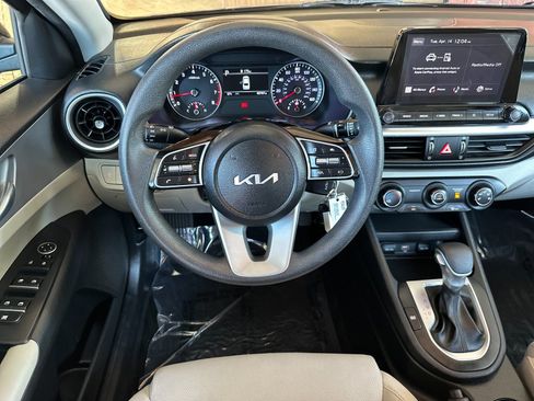 Certified 2023 Kia Forte LXS w/ LXS Technology Package FWD image 18