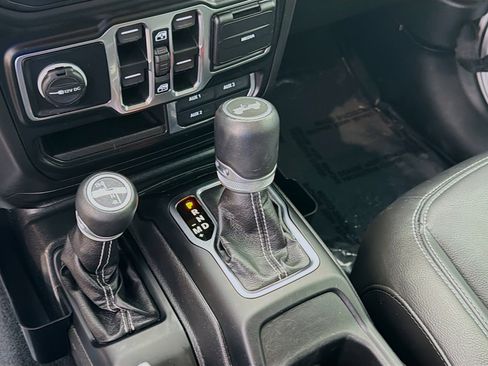 Used 2022 Jeep Wrangler Unlimited Sahara w/ Cold Weather Group image 16