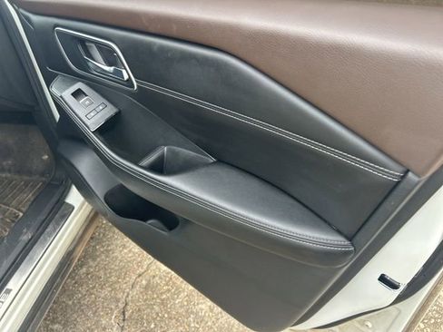 Used 2023 Nissan Rogue Platinum w/ Platinum Premium Package FWD image 13