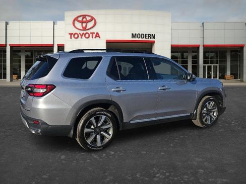 Used 2025 Honda Pilot Elite image 5