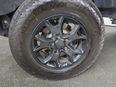 Used 2022 Jeep Wrangler Unlimited Willys image 32