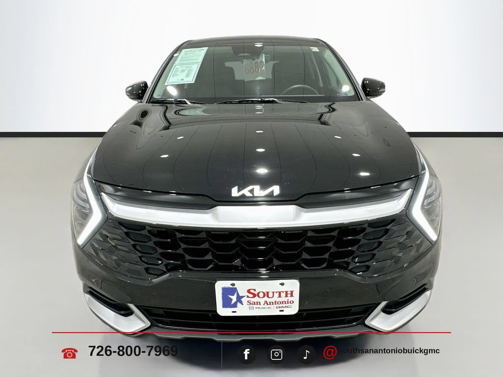 Used 2025 Kia Sportage EX FWD image 2