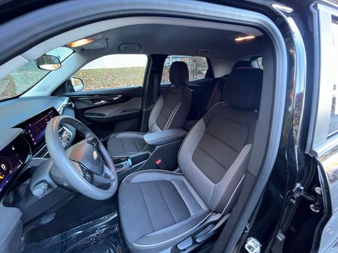 Used 2025 Chevrolet TrailBlazer LT image 32