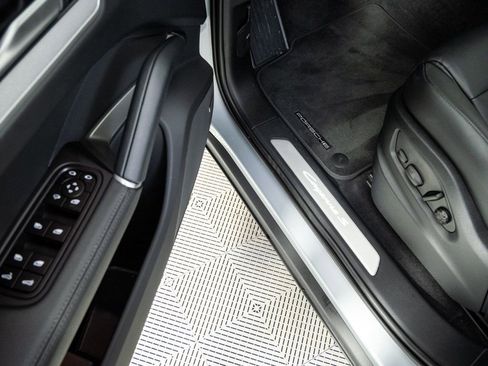 Used 2026 Porsche Cayenne S image 8