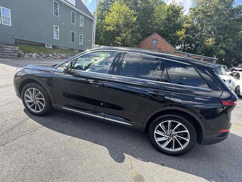 Used 2024 Lincoln Corsair AWD w/ Equipment Group 101A image 8