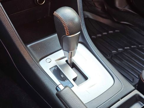 Used 2017 Subaru Crosstrek 2.0i Premium image 34