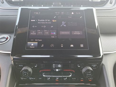 New 2025 Jeep Grand Cherokee L Laredo w/ Luxury Tech Group I image 22