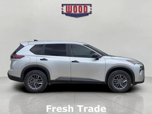 Used 2024 Nissan Rogue S image 6