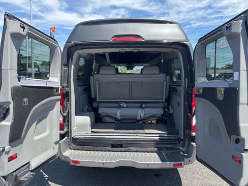Used 2017 Ford Transit 150 XLT RWD image 5