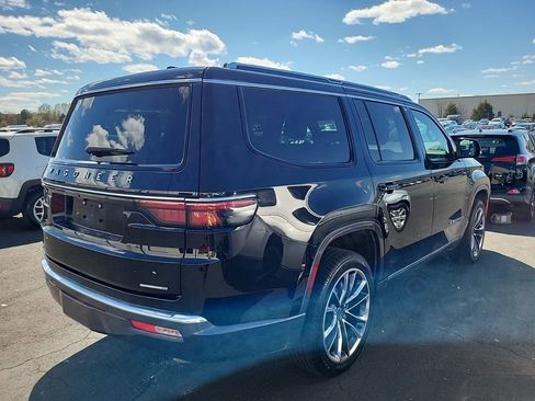 Used 2022 Jeep Wagoneer Series III w/ Premium Group I image 5