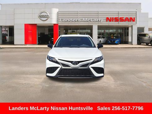 Used 2024 Toyota Camry SE FWD image 12