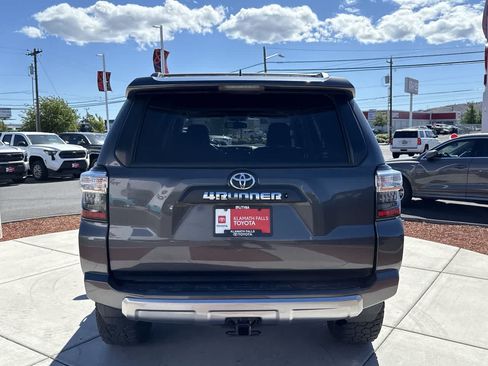 Used 2019 Toyota 4Runner TRD Off-Road Premium AWD/4WD image 4
